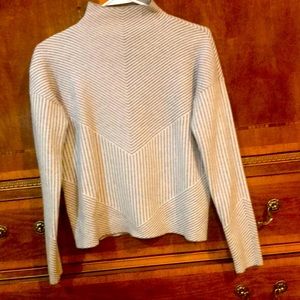 Mock turtle neck cropped sweater